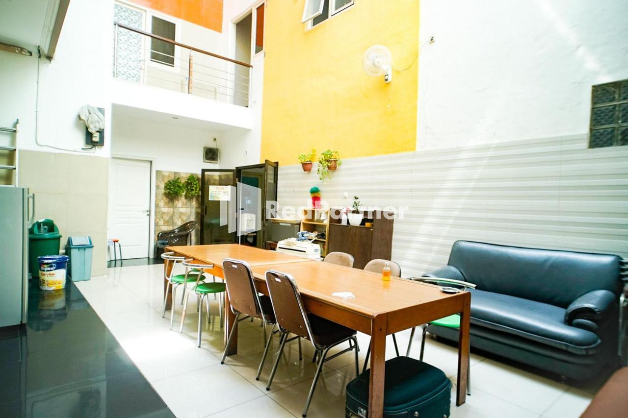 Hoki Homestay Redpartner Surabaya Exterior foto